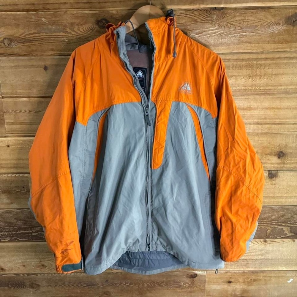 Vintage Y2K Nike ACG 3 Outer Layer Mesh Lined Ski Hiking Jacket Coat in Size S